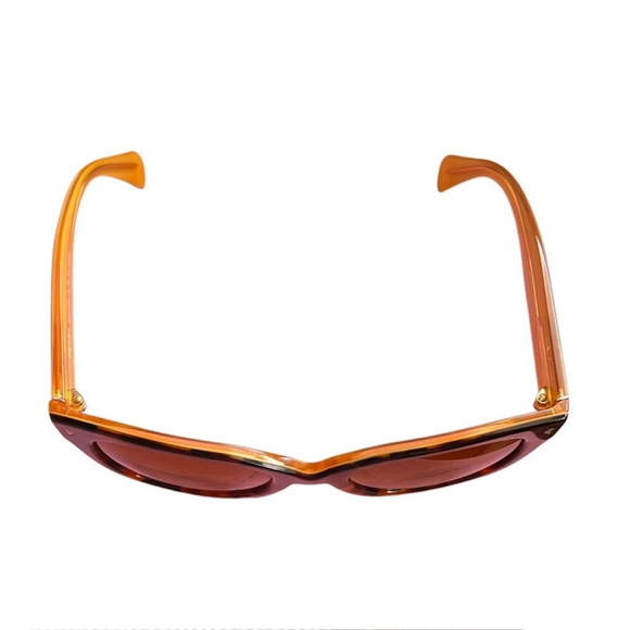 Authentic PRADA Havana Tortoise Sunglasses
SPR 17OS FAL - 121 / 54MM - Picture 3 of 9